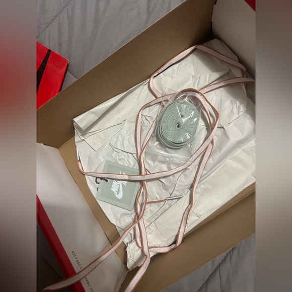 Nike Jordan 1 - Picture 5 of 14